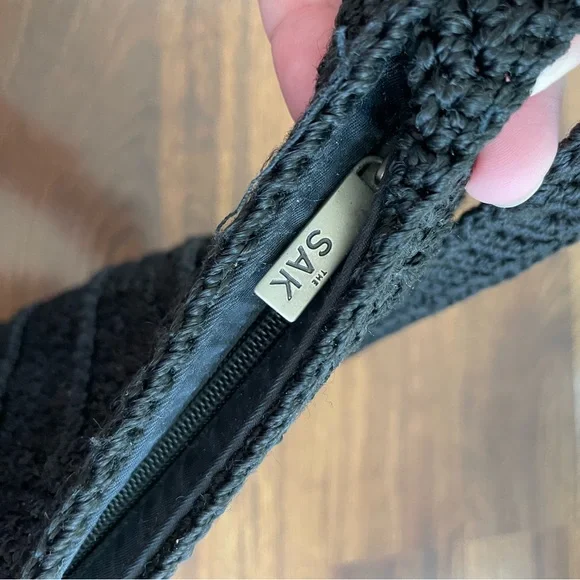 The Sak Crochet Crossbody NWOT Black - Picture 2 of 3